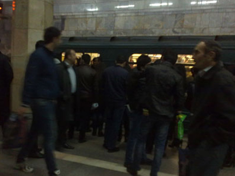 Bakı metrosunda HƏYƏCAN