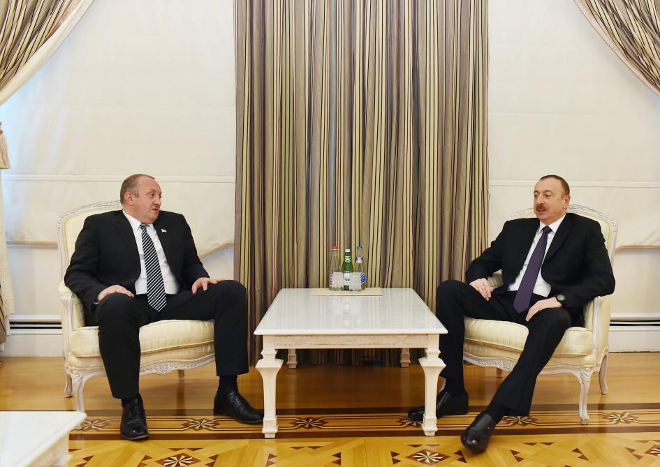 İlham Əliyev Gürcüstan prezidenti ilə görüşdü - YENİLƏNİB - FOTO