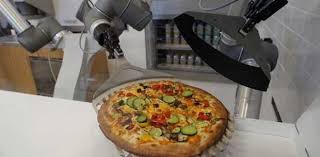 Bu robot saatda 120 pizza hazırlayır  -  VİDEO