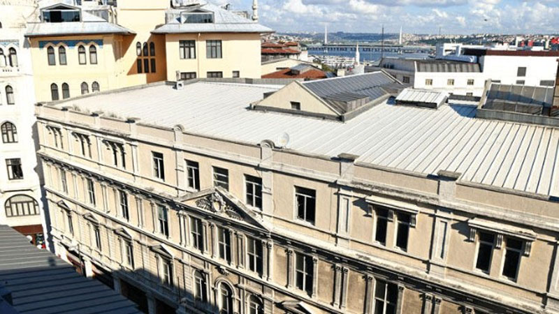 Azərbaycanlı iş adamının aldığı Erməni məktəbi binası yenidən tendərə çıxarıldı (FOTO)