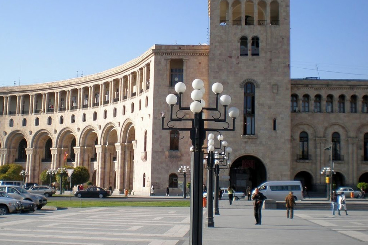 Azərbaycan deputatları Ermənistana gedir