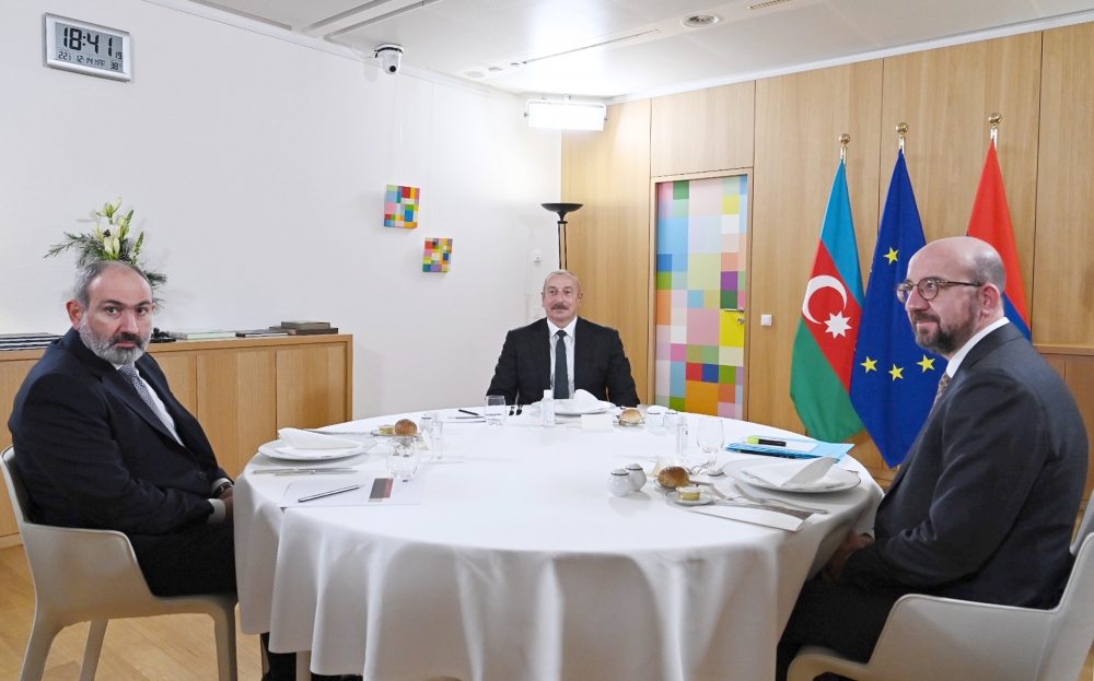Əliyev-Paşinyan görüşü: Kremlin cavabı necə olacaq? - TƏHLİL