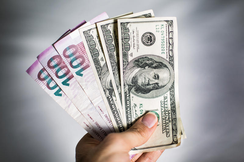 Bu səbəblər dolları bahalaşdırır, Azərbaycan manatına təsir edir - TƏHLİL
