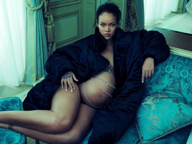 Ana olmağa hazırlaşan Rihannadan alt paltarsız FOTOSESSİYA 