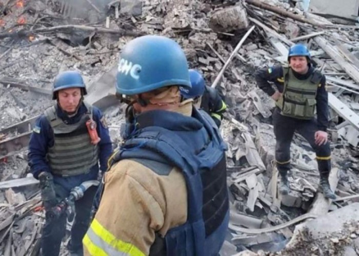 Ukraynada məktəb bombalandı: onlarla ölən var