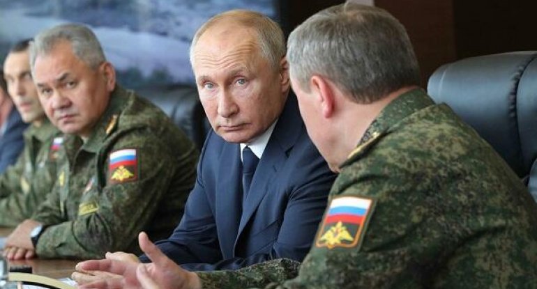 Kremldə parçalanma iddiaları: Putin ikitərəfli təzyiqlər altında qalıb