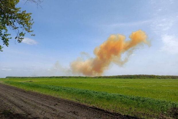 Ukraynada kimyəvi maddələr olan anbar vuruldu - Pəncərələri bağlayın! - FOTO